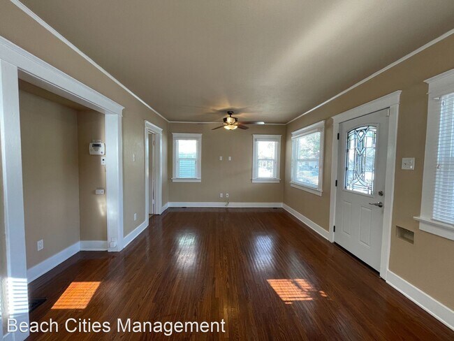 Building Photo - 1 br, 1 bath House - 3317 E 8th St