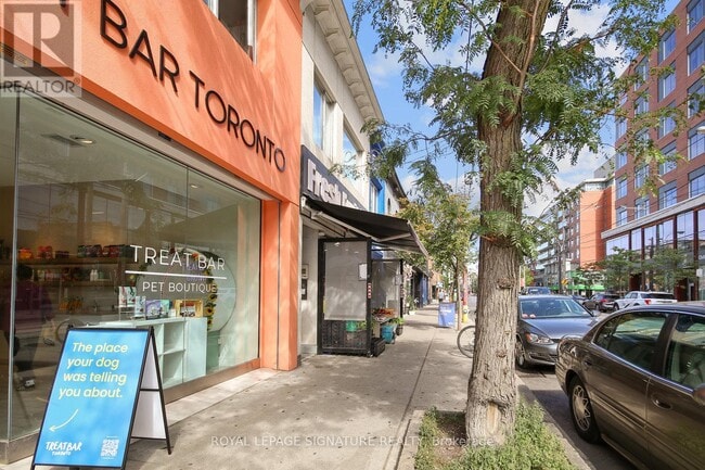 Building Photo - 1048 Queen St W