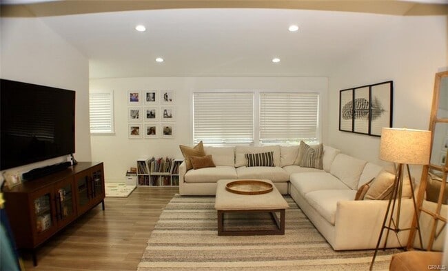 Foto del edificio - 4820 Abbeyville Ave