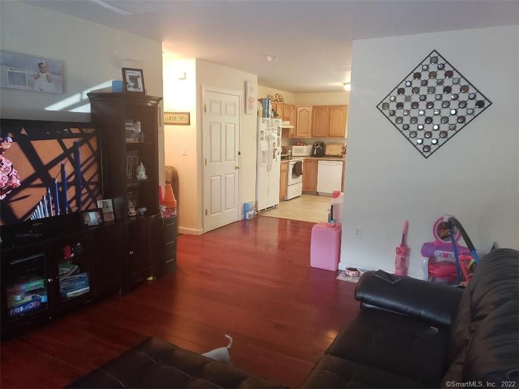 Building Photo - 210 Stonefield Dr