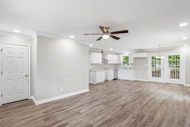 Foto del edificio - Great Location off of South Holden Road. 3 Bedroom 2 Bathroom Home.