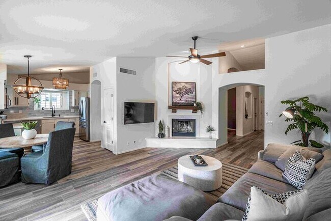 Building Photo - Fully Furnished 4 bedroom Home Scottsdale