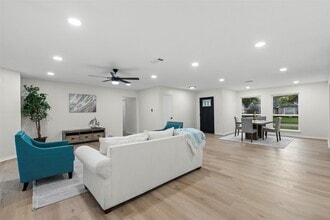 Building Photo - 2610 Moss Hill Dr