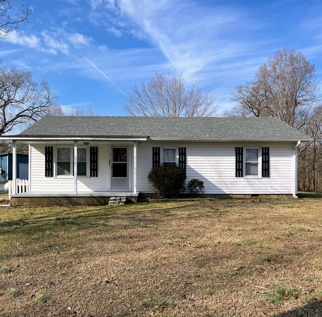 Building Photo - NICE CLEAN COUNTRY HOME, 3 BDRM 1.5 BA $1,300 RENT AND $1,300 DEPOSIT