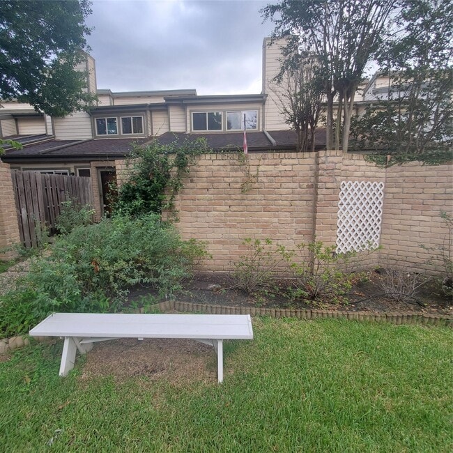 Foto del edificio - 726 Country Pl Dr