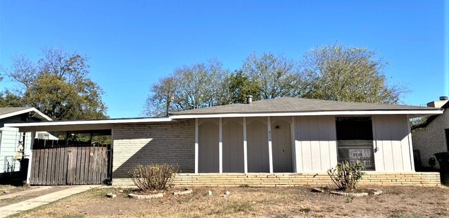 Building Photo - 814 Richland Dr