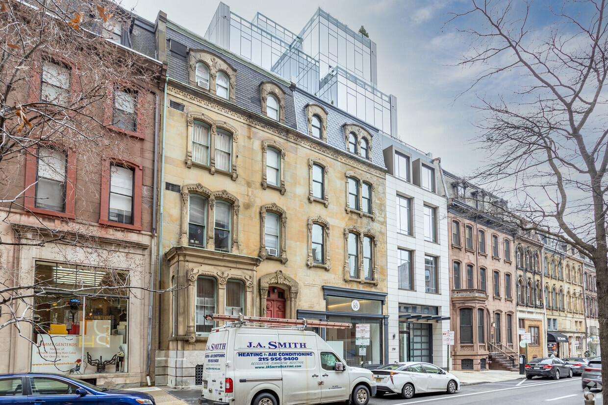 Primary Photo - 2110 Walnut St