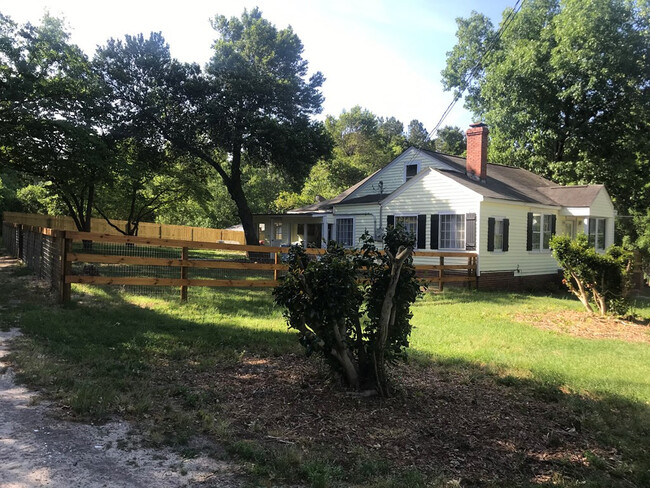 Building Photo - 37 Augusta Rd