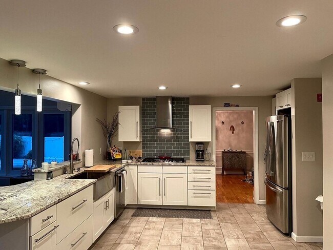 Foto del edificio - 1490 Great Pond Rd