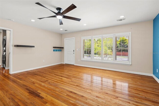 Foto del edificio - 404 S West Shore Blvd