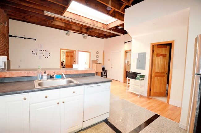 Building Photo - 27 Saint Marys Ct