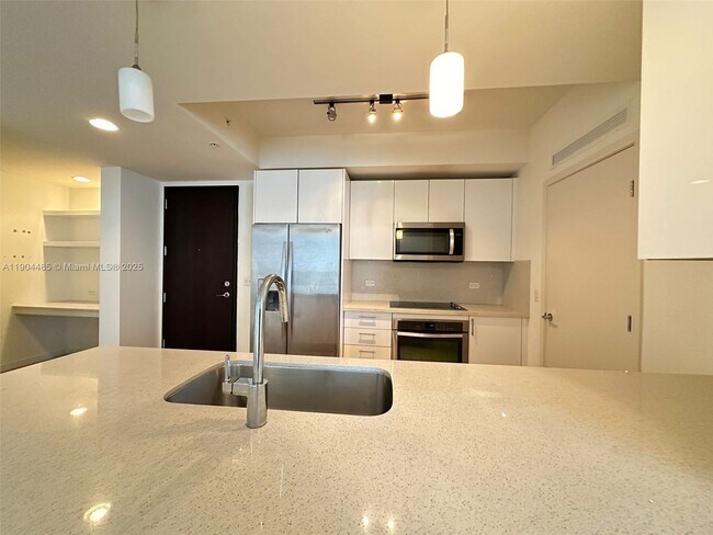 Foto del edificio - 999 SW 1st Ave