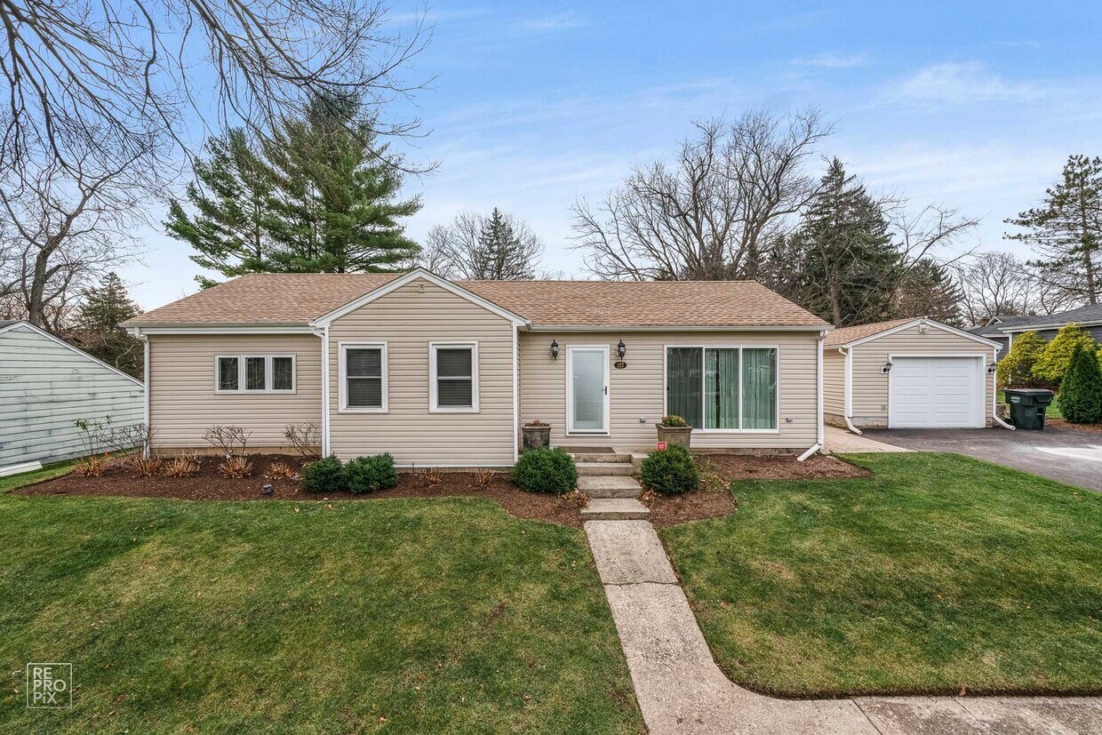 Foto principal - 127 Brookhill Rd