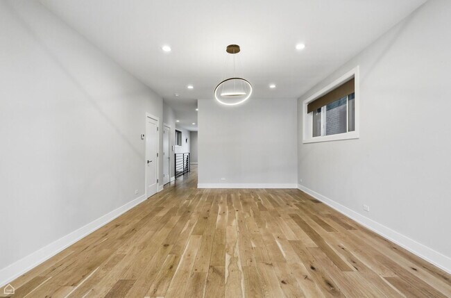 Foto del edificio - 1042 S Oakley Blvd