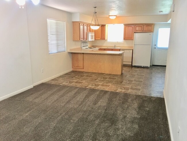 Building Photo - 3-BR Townhome in Hawk Hollow