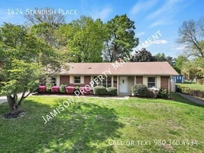 Building Photo - 1424 Standish Pl