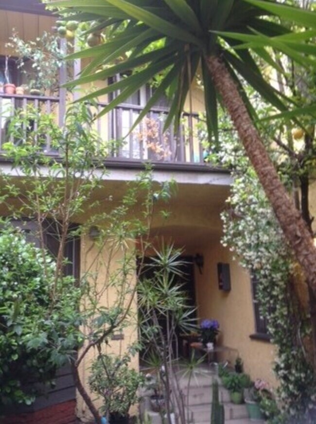 Foto del edificio - 5905 W 8th St