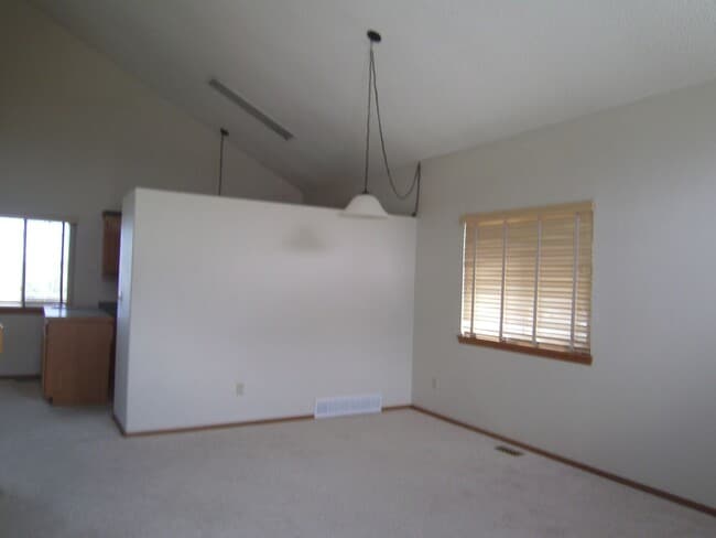 Building Photo - 525 Sinton Ave