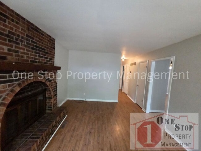 Building Photo - Adorable 2 Bedroom, 1 Bathroom, 1 Car Garage House in Independence!