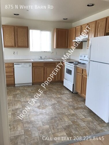 Foto del edificio - 875 N White Barn Rd