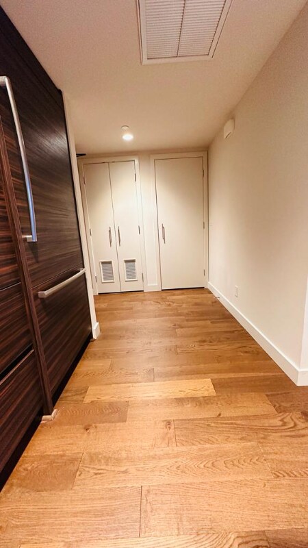 Foto del edificio - 588 Bell St