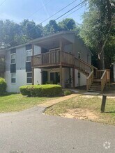 Building Photo - 1530 Live Oak Dr