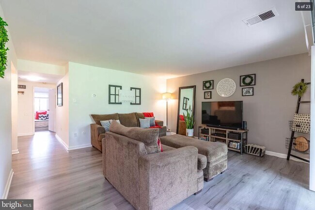 Foto del edificio - 1607 Meadowview Ln