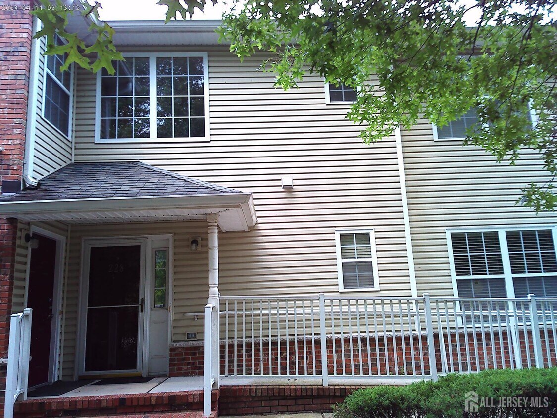 Foto principal - 228 Pinelli Dr