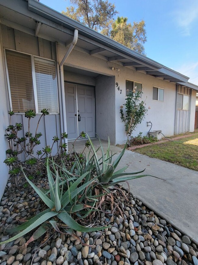 Foto del edificio - Cozy Southwest Visalia home off of Demaree...