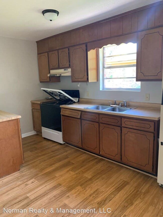 Building Photo - 3 br, 1.5 bath House - 248 Deerwood Drive