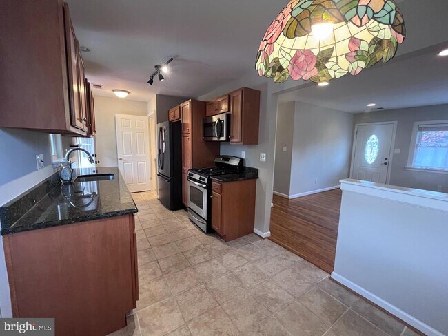 Foto del edificio - 7021 Hickory Hill Rd