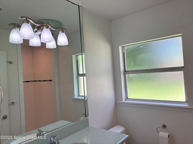 Building Photo - 672 Indian River Dr