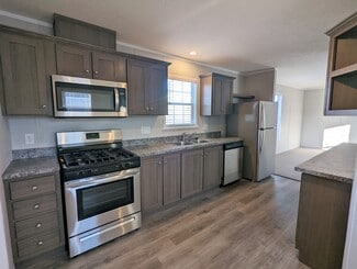 Building Photo - 584 Delaware