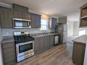 Building Photo - 584 Delaware