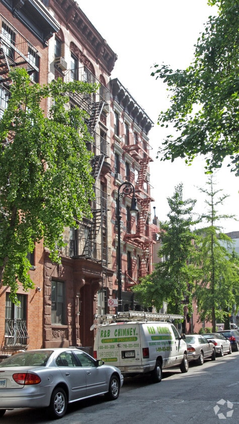 Primary Photo - 95 Perry St