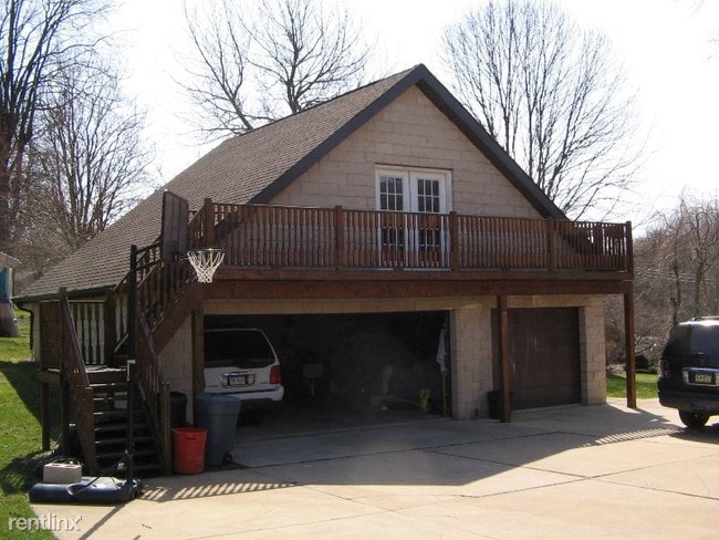 Building Photo - 100 Saratoga Dr