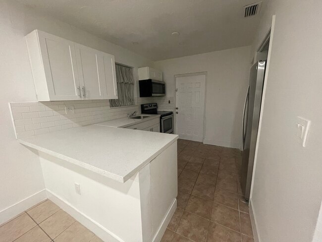 Photo - 20500 SW 92nd Pl House