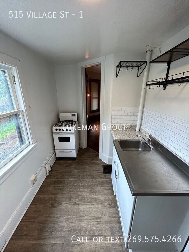 Foto del edificio - 515 Village St