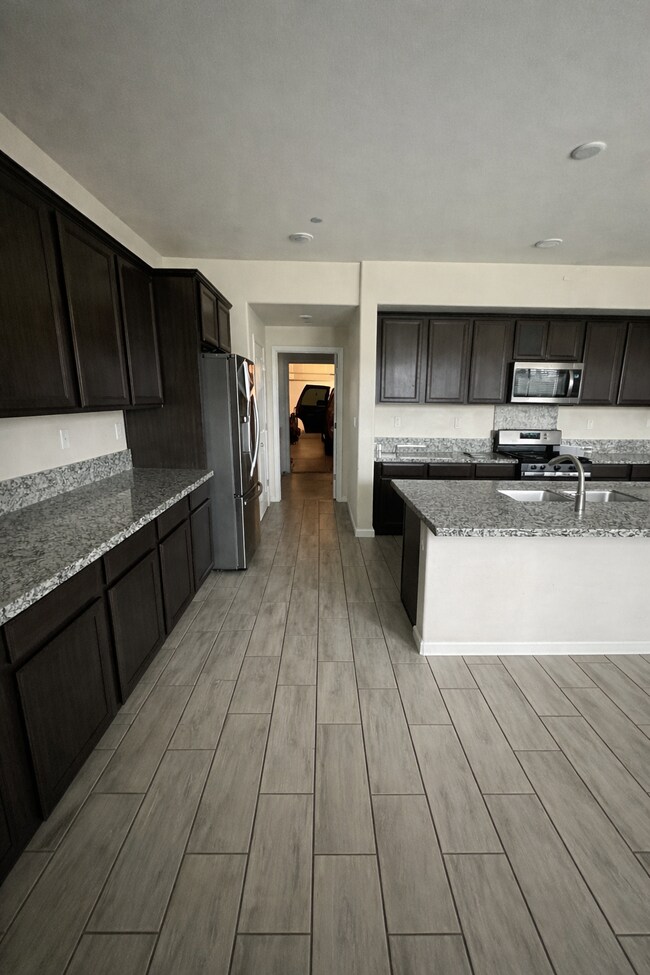 Foto del edificio - 646 Aromas Pl