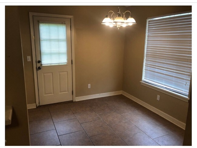 Rincón de desayuno - 2887 W Barnett Springs Ave