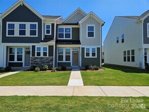 Building Photo - 1027 S Point Rd