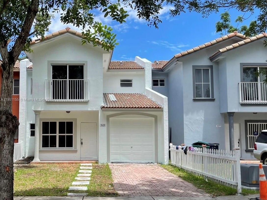 Foto principal - 949 SW 6th Pl