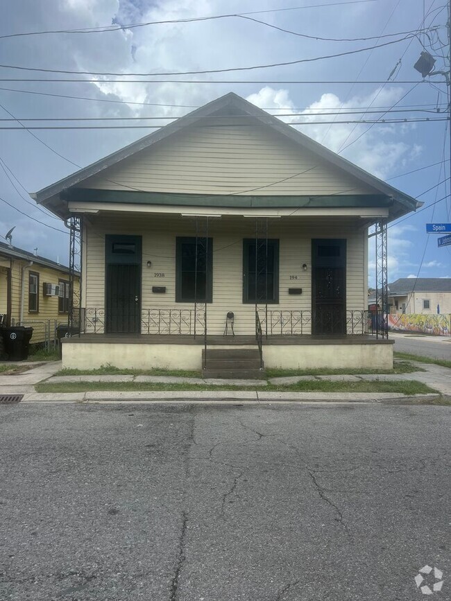 Building Photo - 1938-1940 Spain St