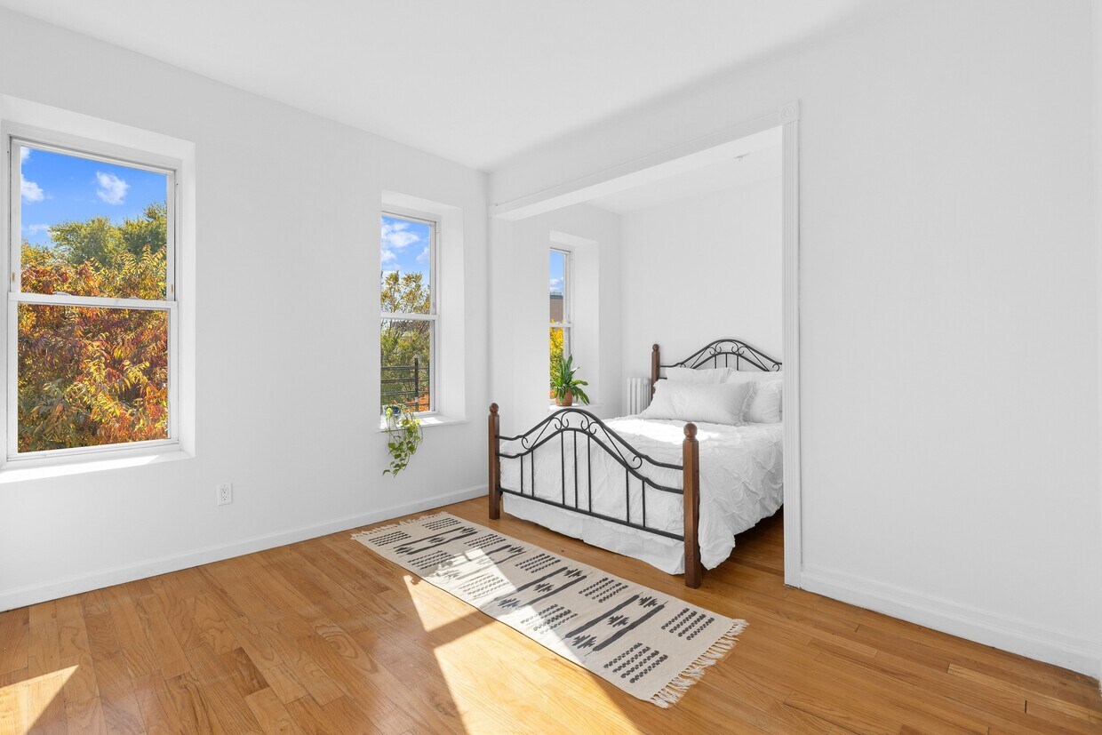 Foto principal - 329 Hancock St