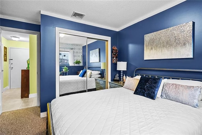 Building Photo - 728 Beverage Hill Ave