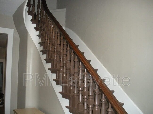 Building Photo - 128 N Perry St