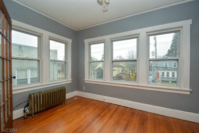 Foto del edificio - 308 Hoboken Rd