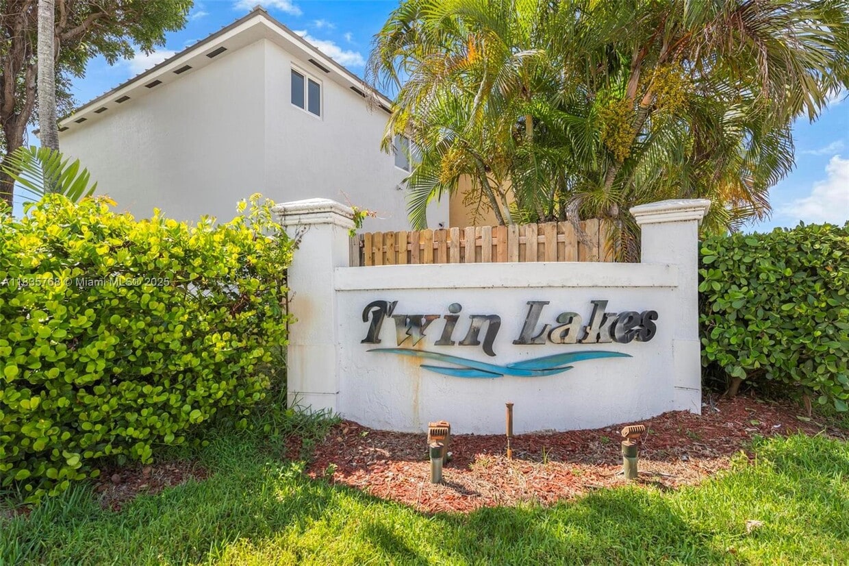 Primary Photo - 13649 SW 142nd Terrace