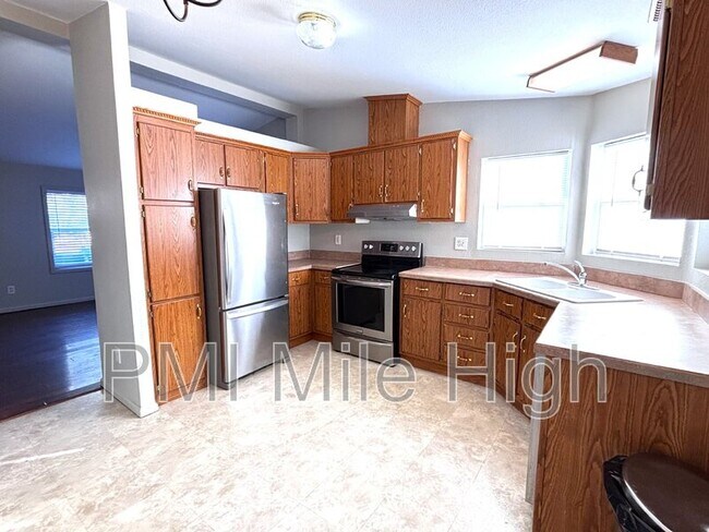 Building Photo - 9141 N Camenisch Way