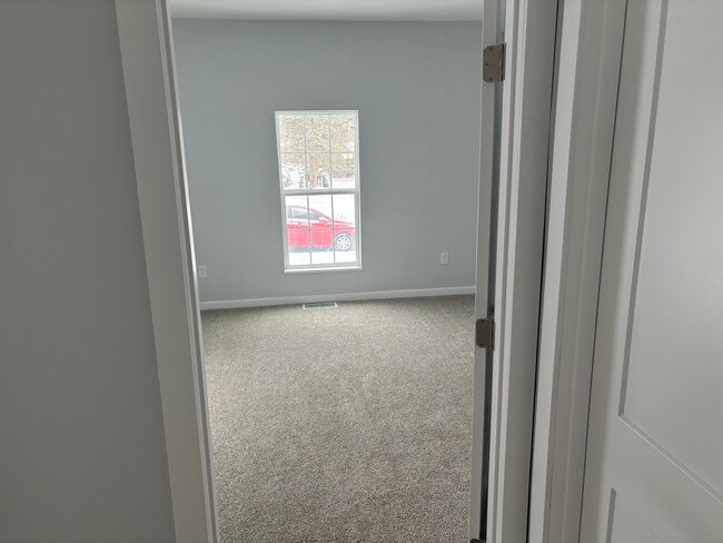 Downstairs bedroom - 238 Walker St